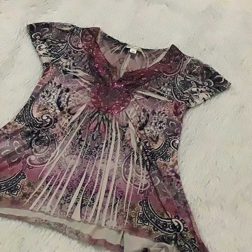 World unity pink black floral sparkling distressed blouse size medium